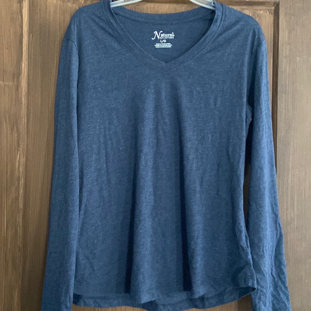 Women’s long sleeve shirt. NWT. Size L.